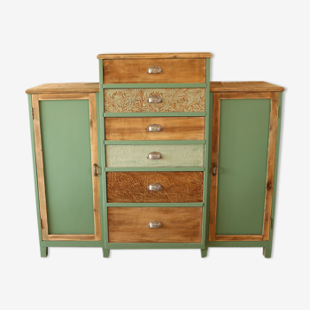 Seasonal dresser