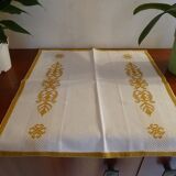 6 serviettes de table brodées blanches et camel 47 x 45