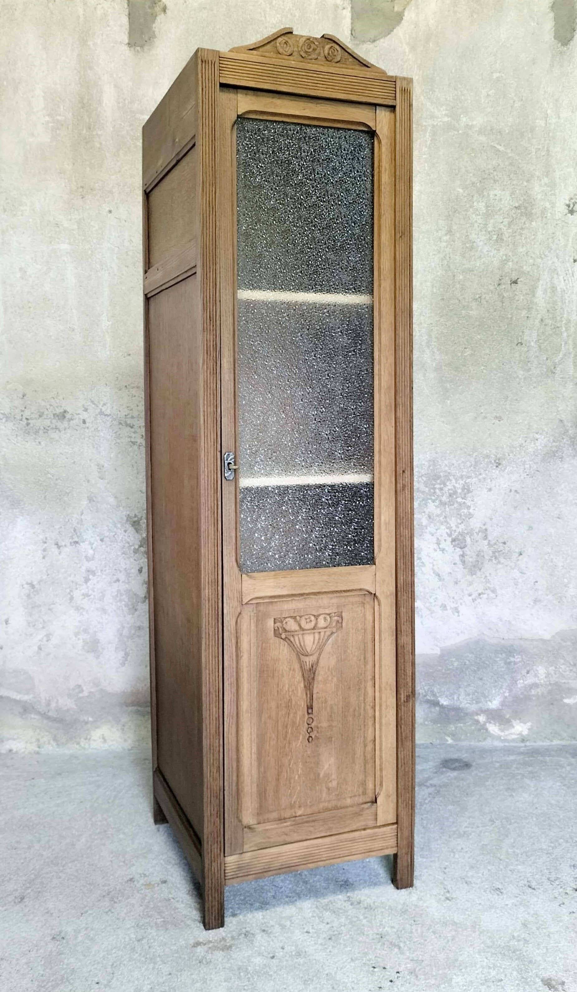 Armoire vitrée vintage