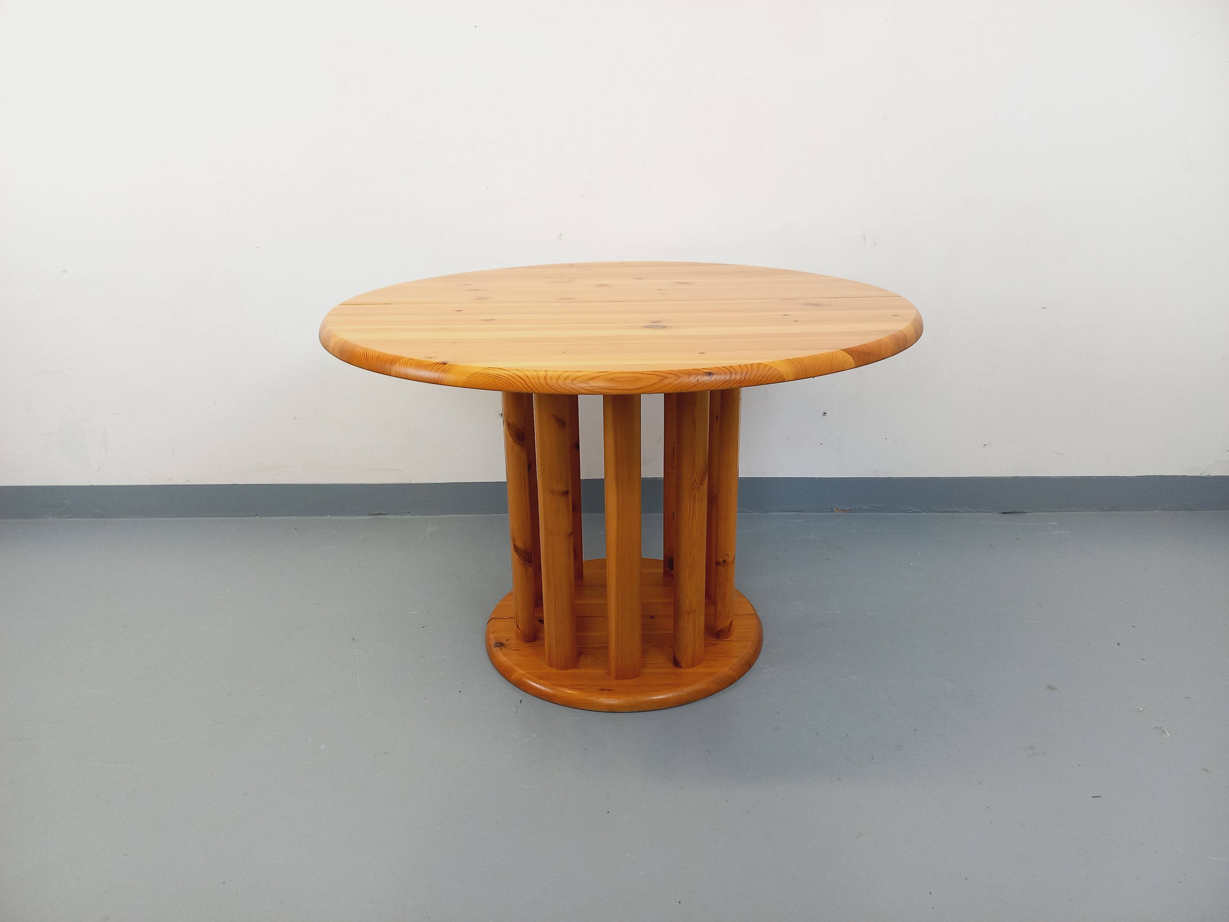 Vintage Scandinavian round dining table Rainer Daumiller in pine.
