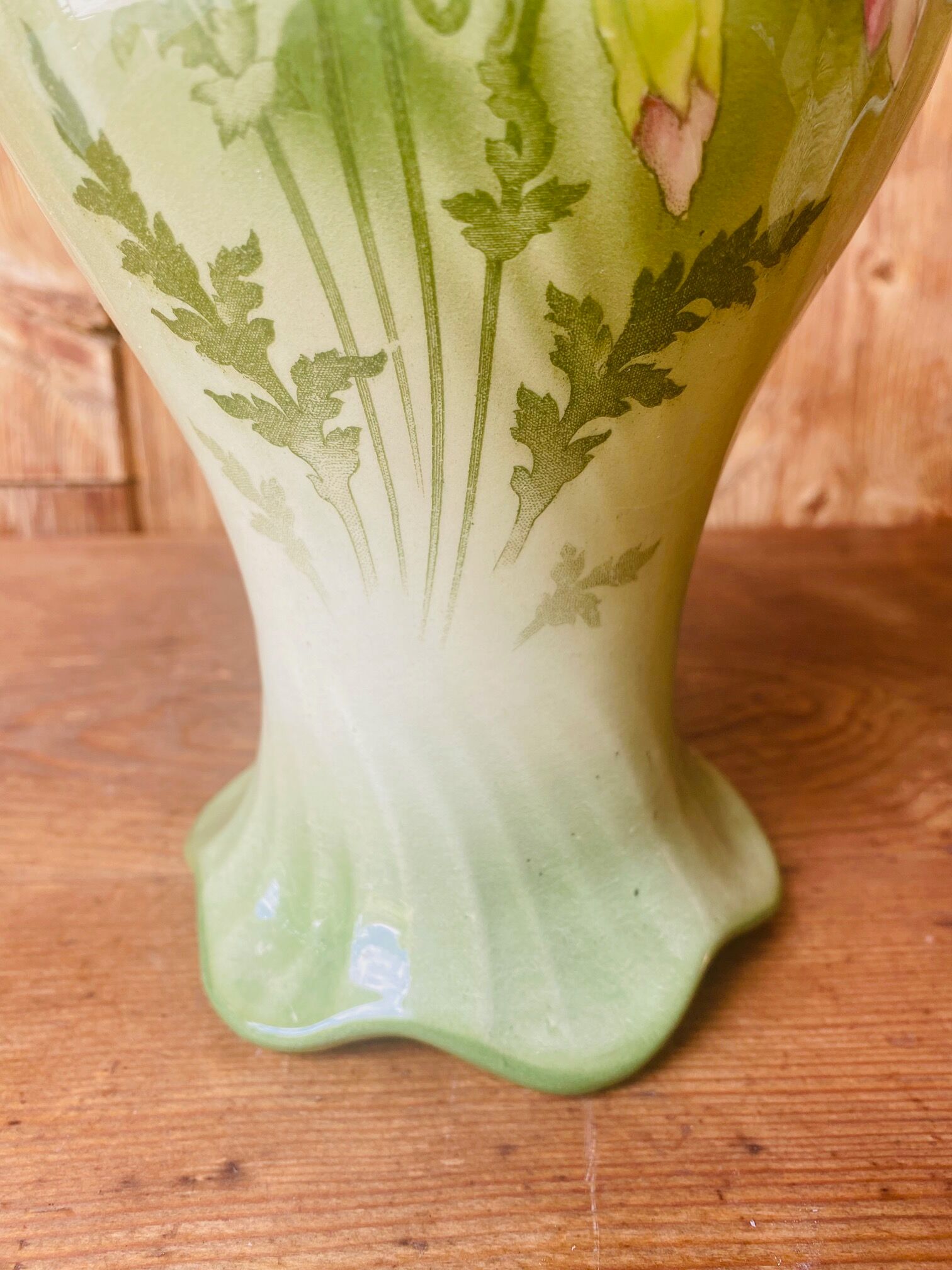 Art Nouveau vase by Gustave de Bruyn Fives of Lille