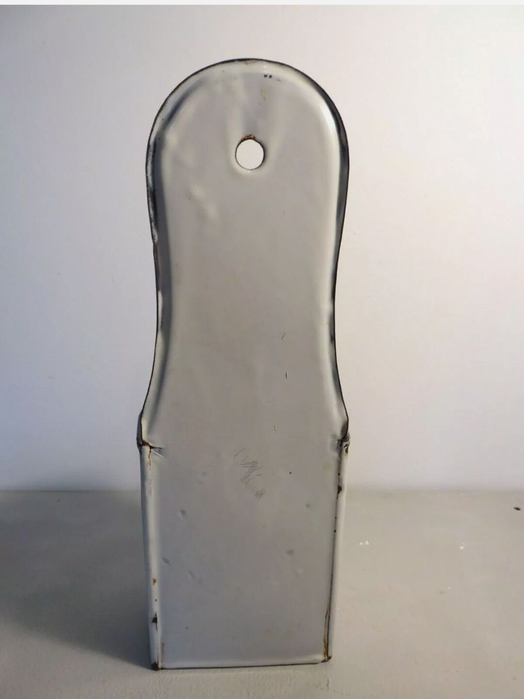 Ladle door kitchen utensil pot in enamelled sheet metal