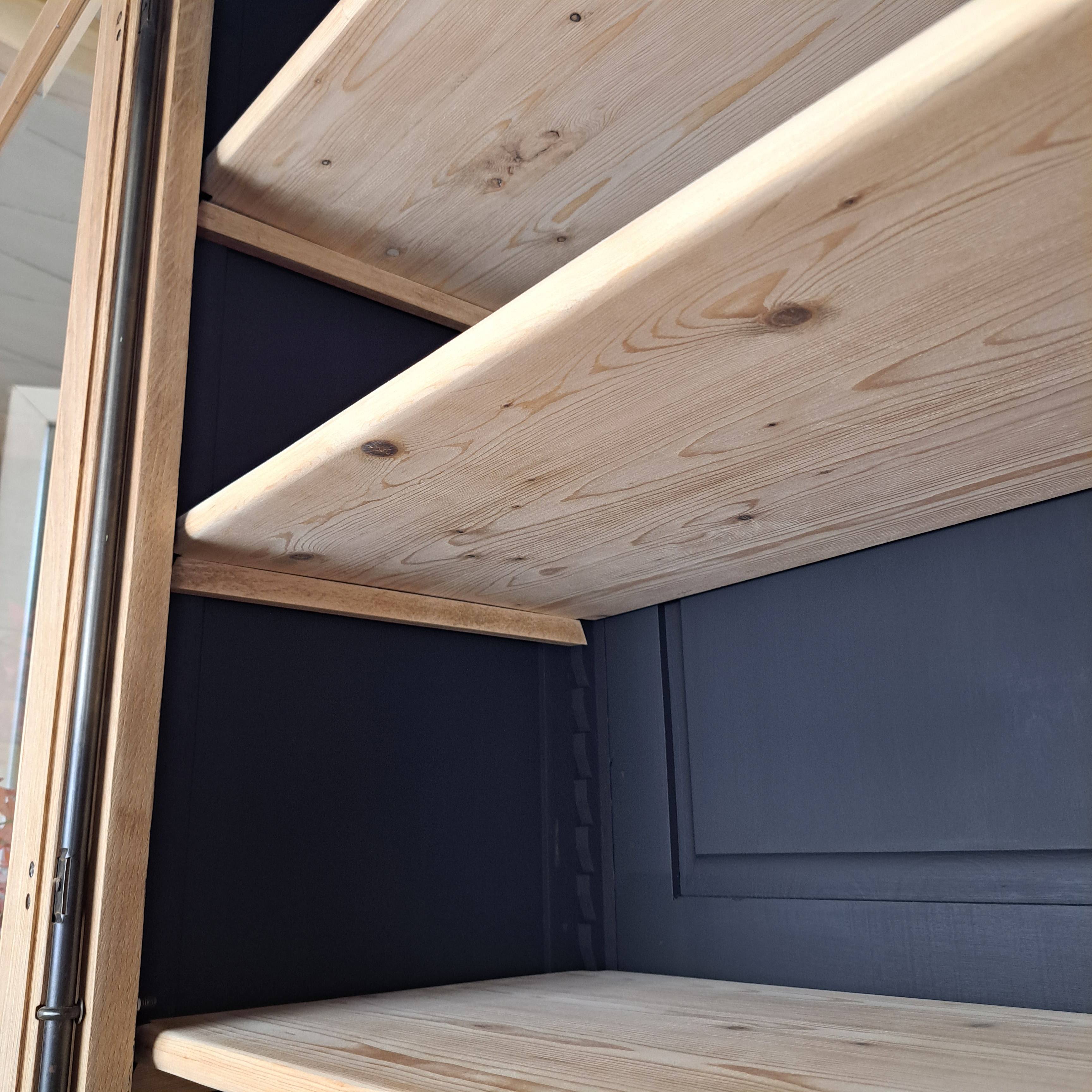 GLASS CABINET IN SOLID OAK