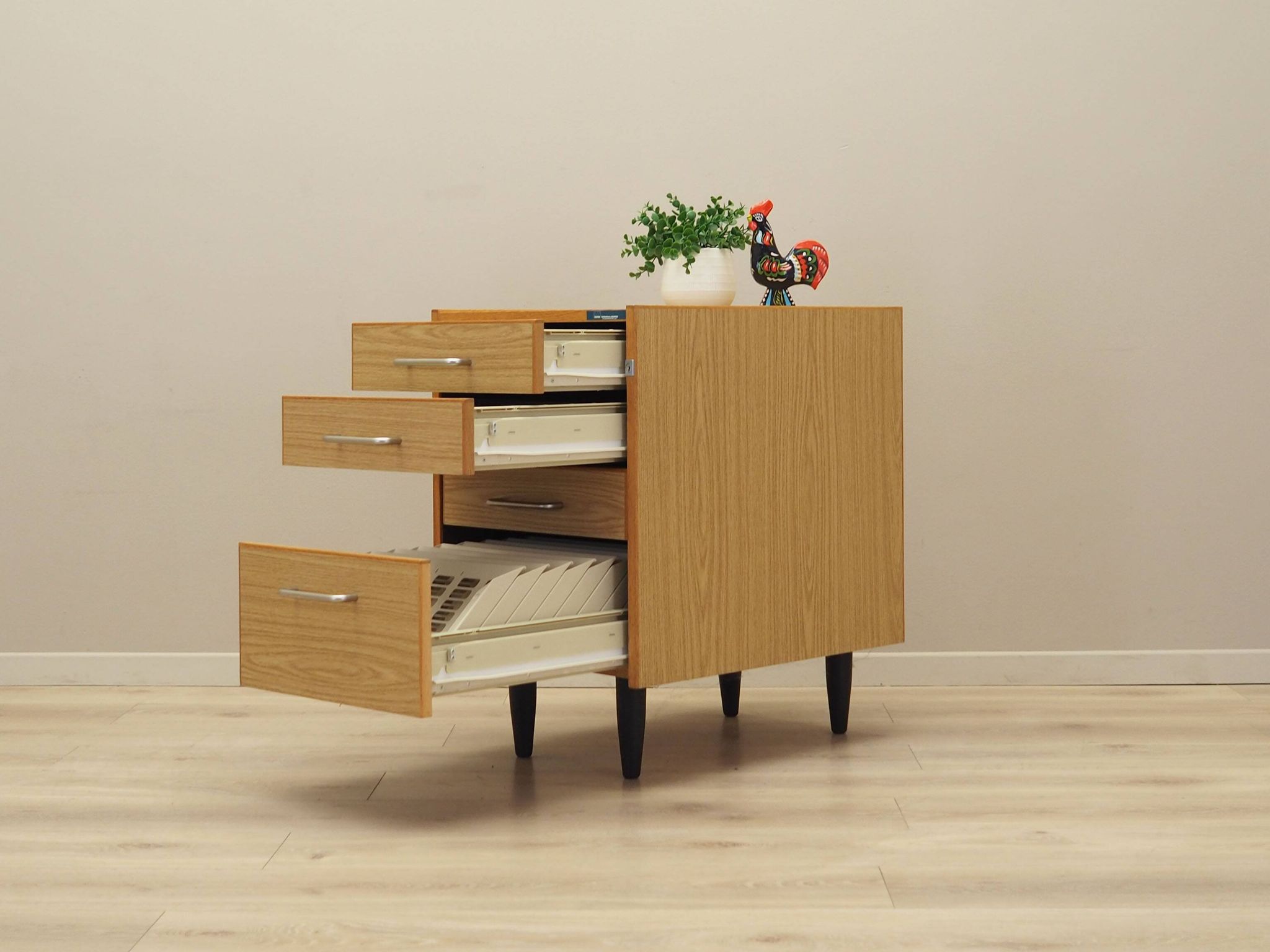 Commode danoise par Sorø Terminalborde, années 1970