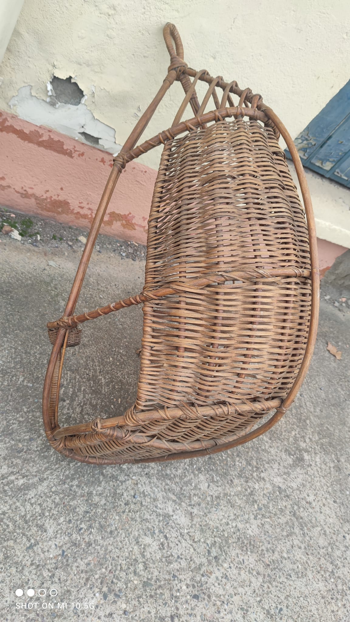 Rattan hanging egg chair