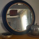 Black round mirror