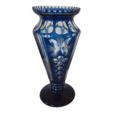 Vase en cristal ciselé bleu