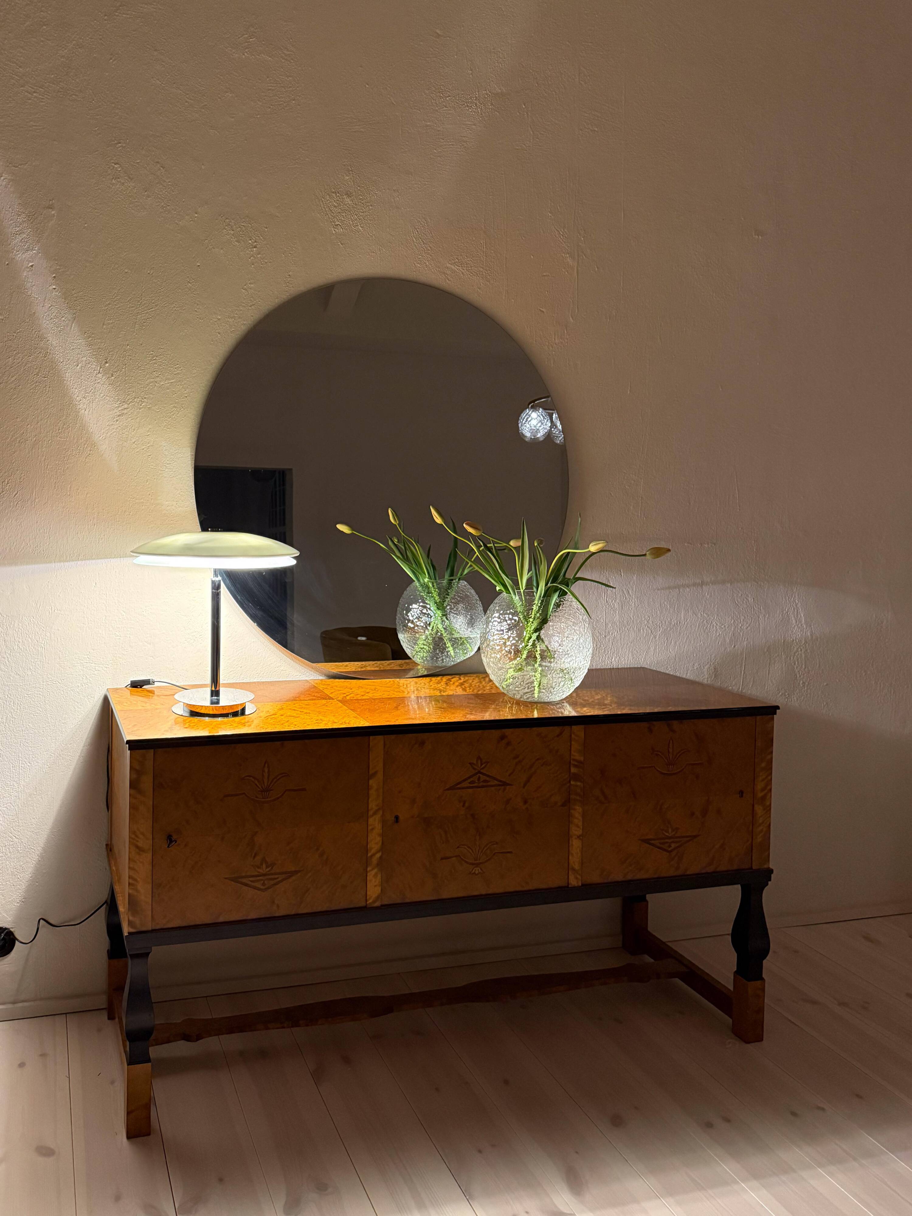 "Tris" glass table lamp by Fontana Arte from the Space Age with a chrome base, Italy, circa 2000.