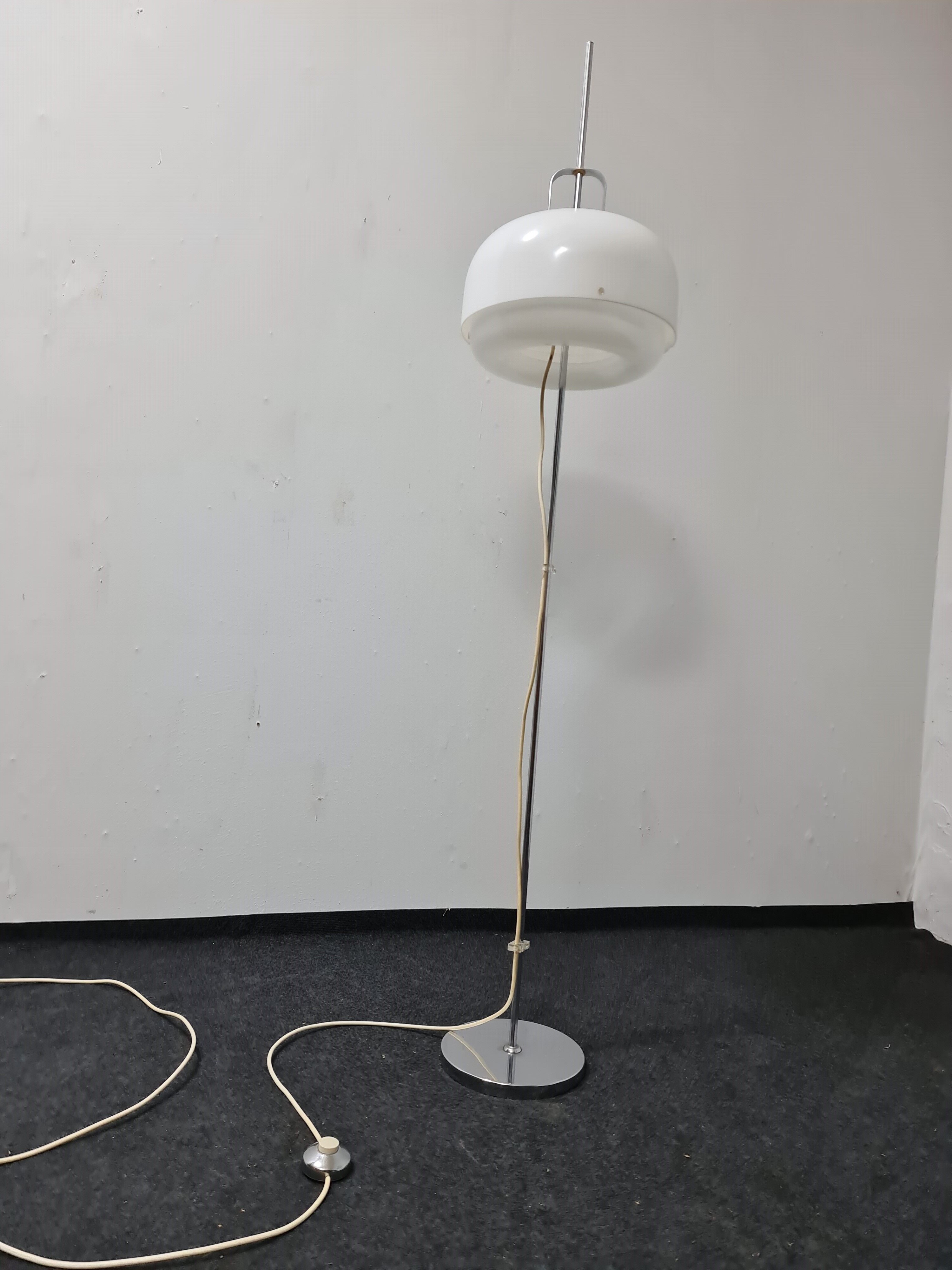 Vintage space age floor lamp by  Luigi Massoni