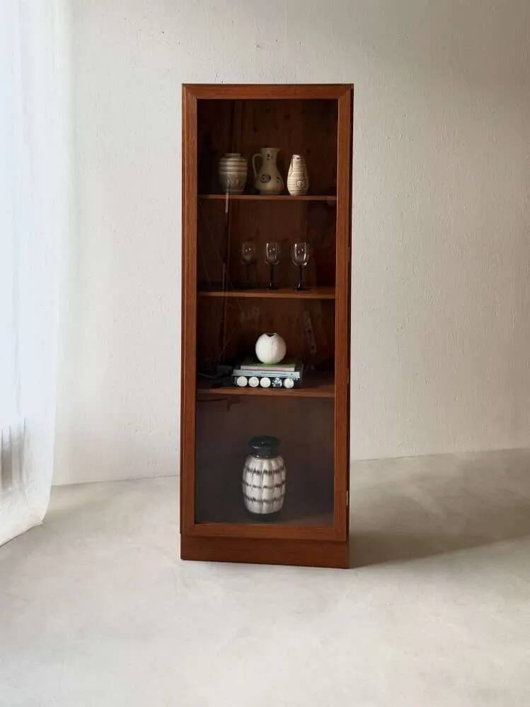 Teak display cabinet Omann Jun Danish design from the 1960s.