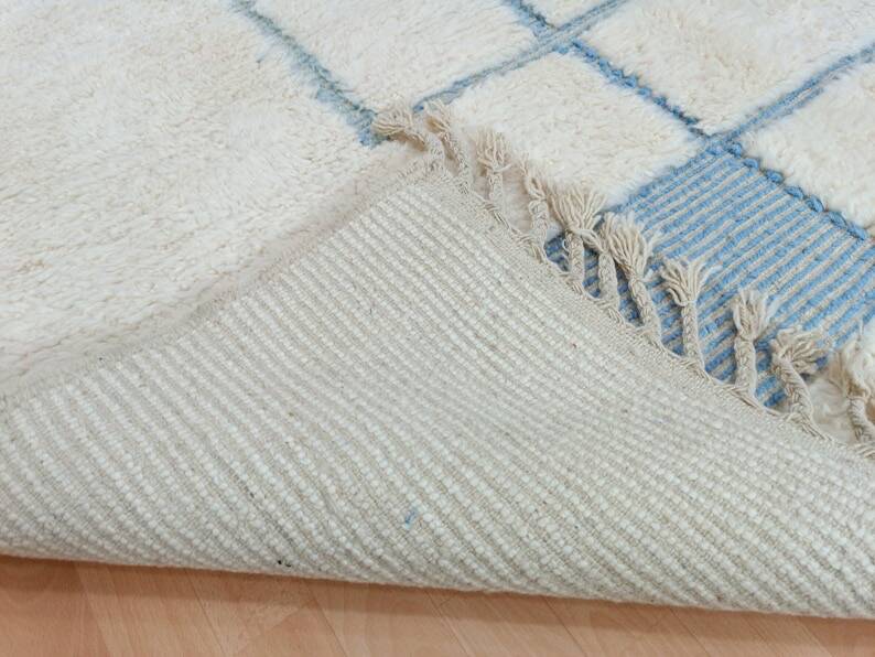 Handmade natural wool rug, size 150 x 250 cm