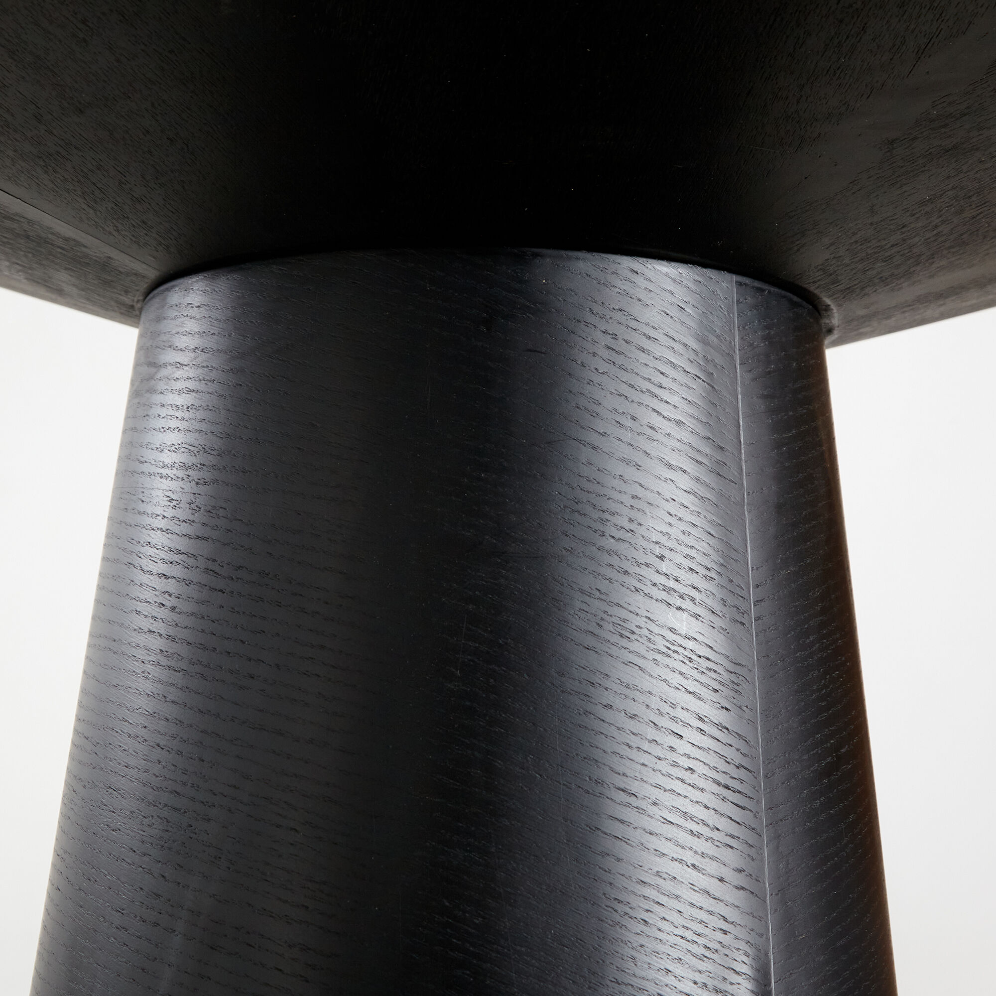 BoConcept Amari dining table