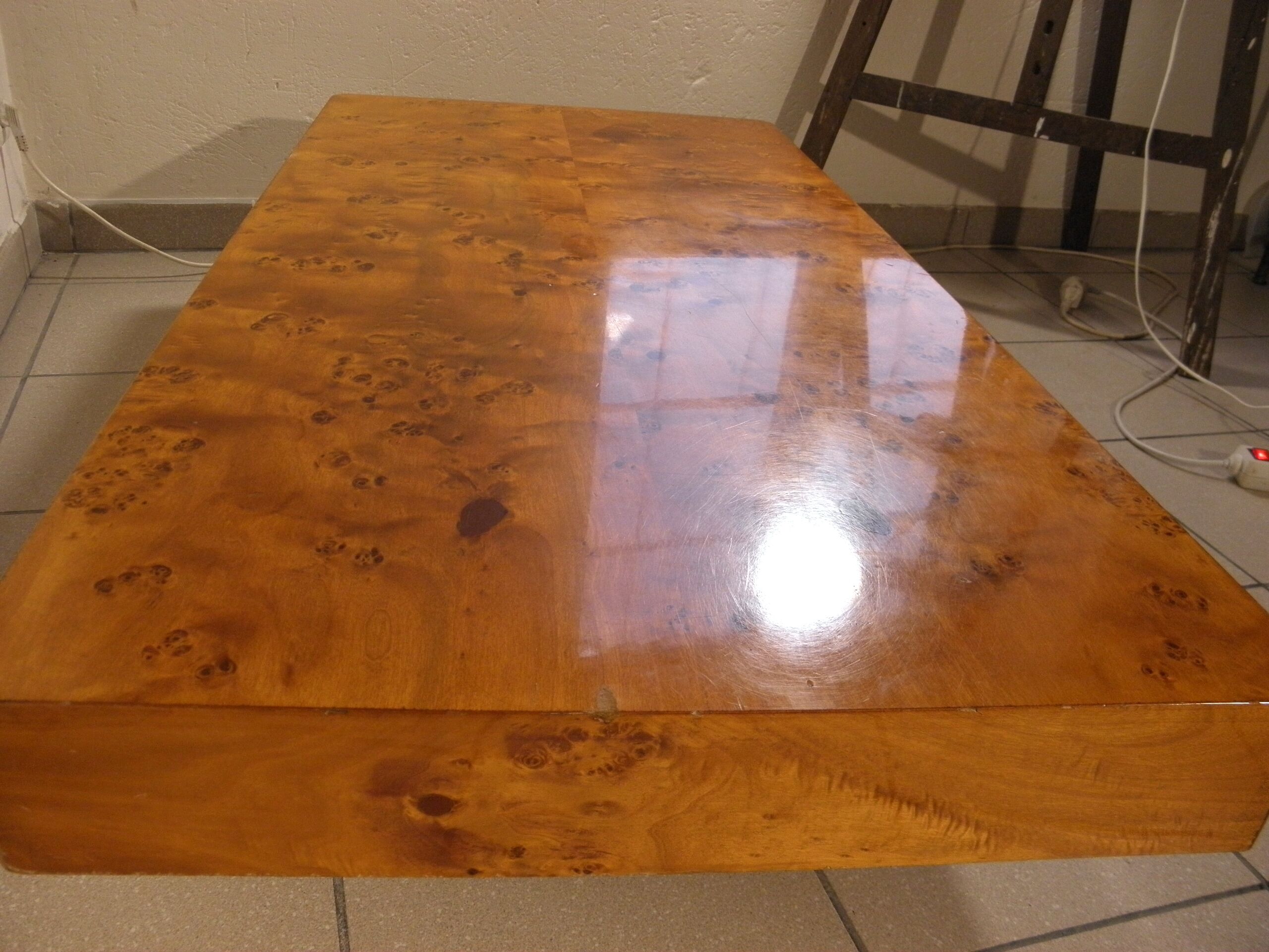 Elm magnifying glass coffee table