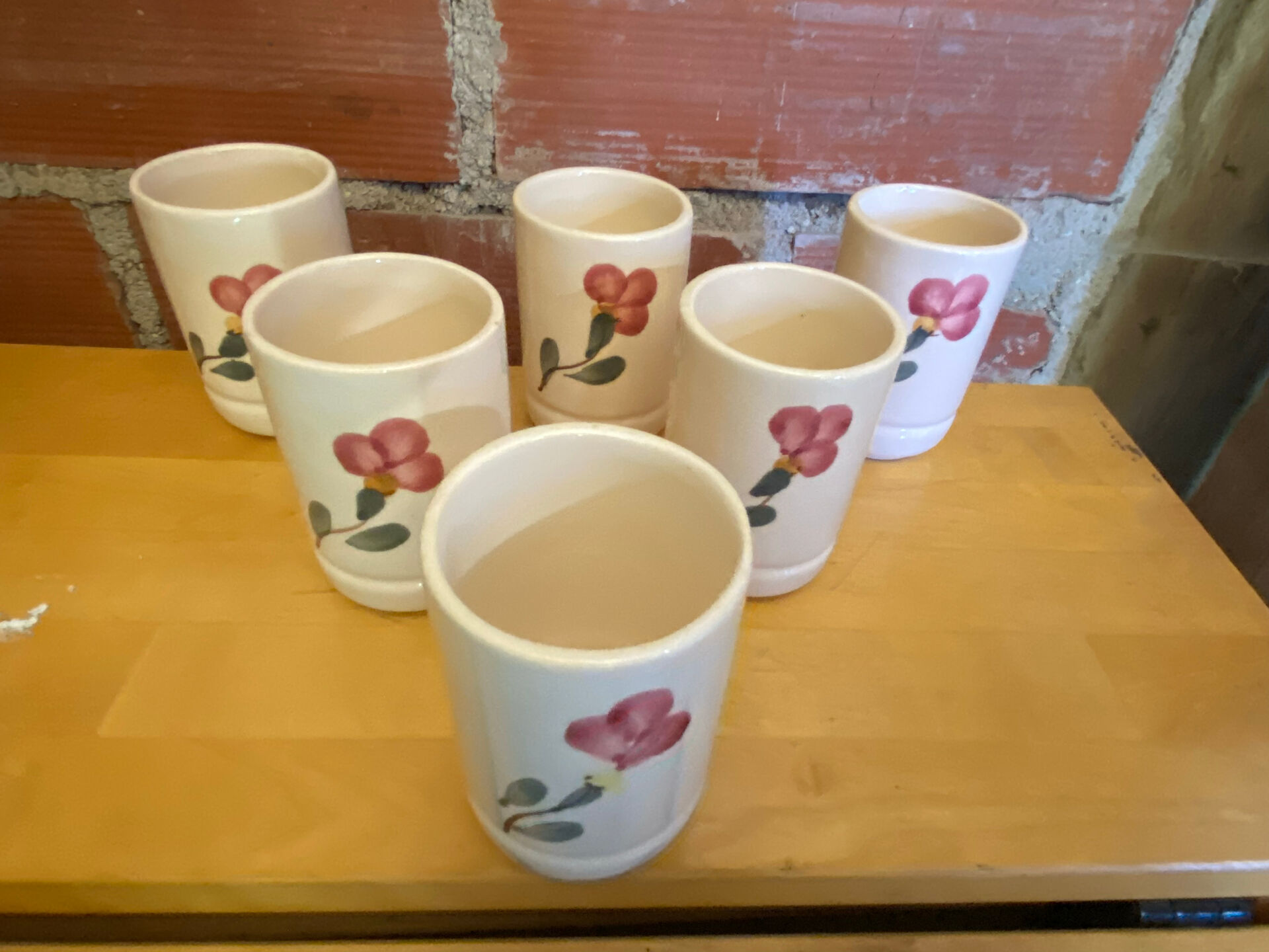 Old Service Juice Jug + 6 White Ceramic Glasses with Flower Wine Decor