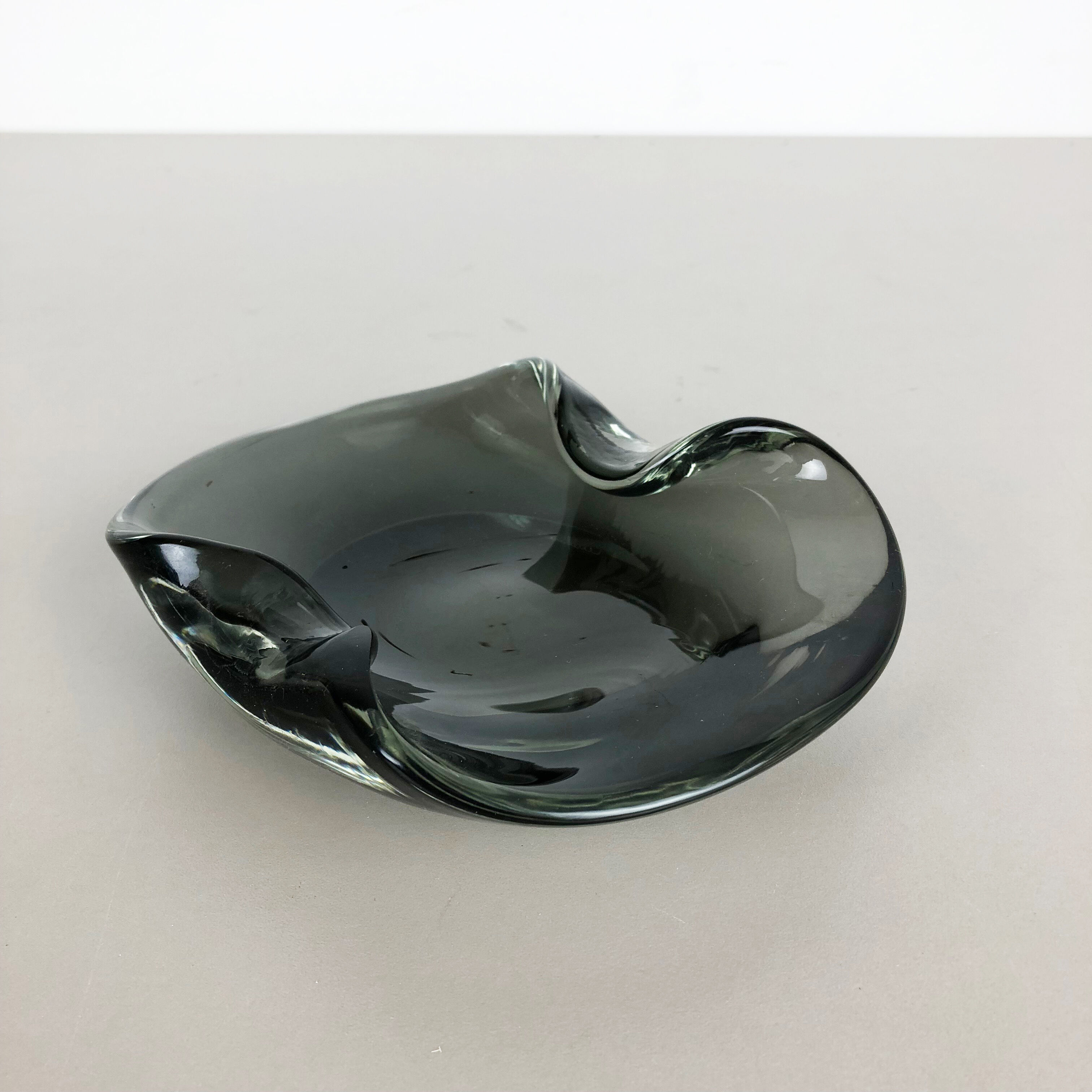 Murano glass shell bowl Antonio da Ros, Cenedese Italy 1960s No1