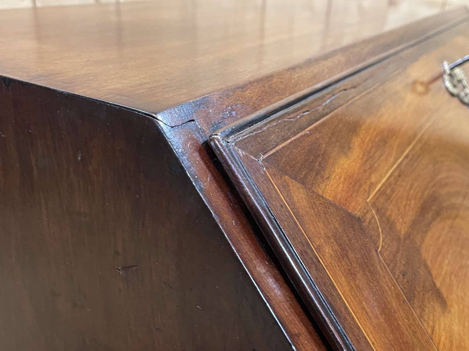 English donkey desk in Georgian style dating from the 19th century in mahogany and oak