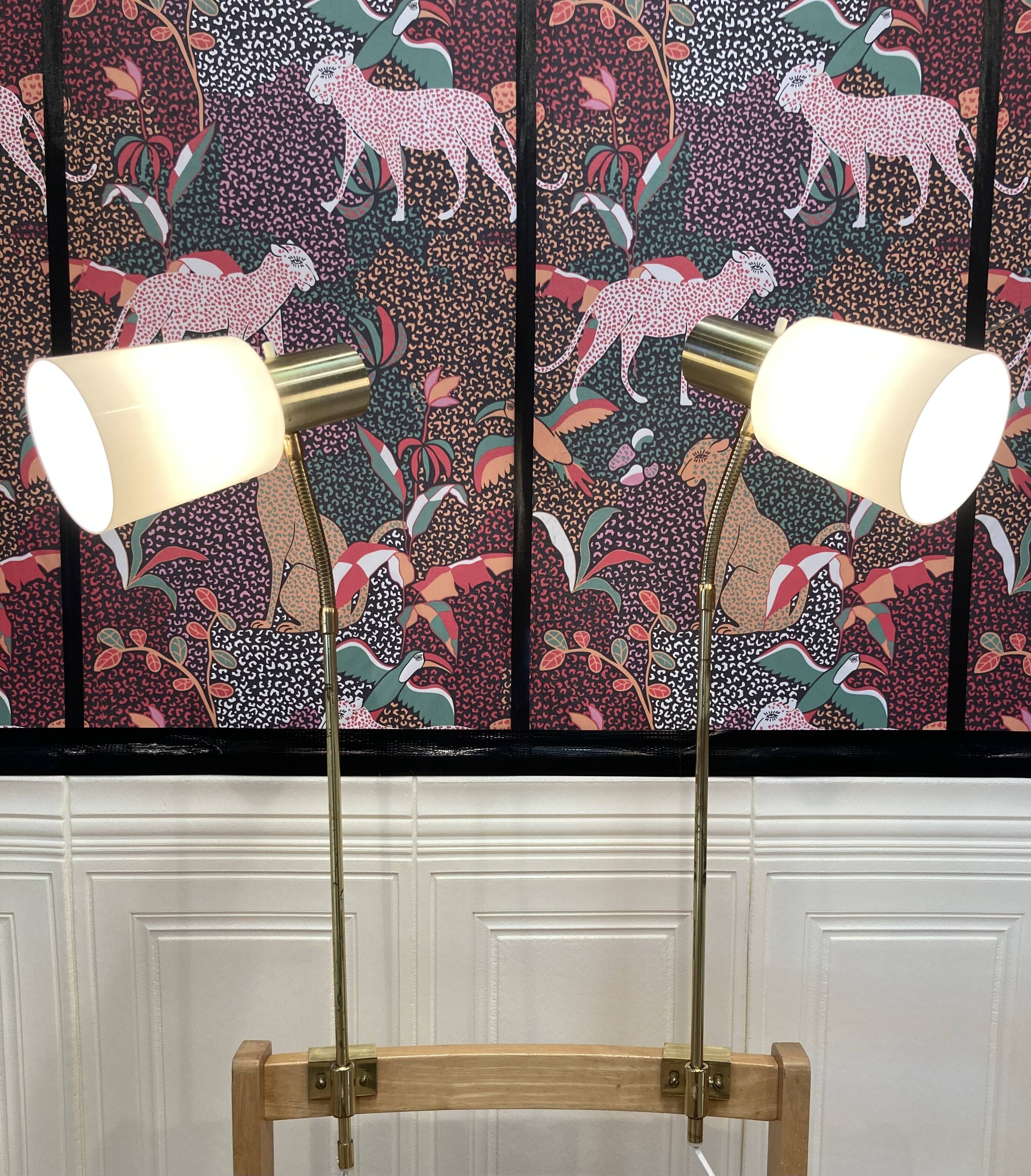 Paire de grandes lampes modulables industrielles 1950.