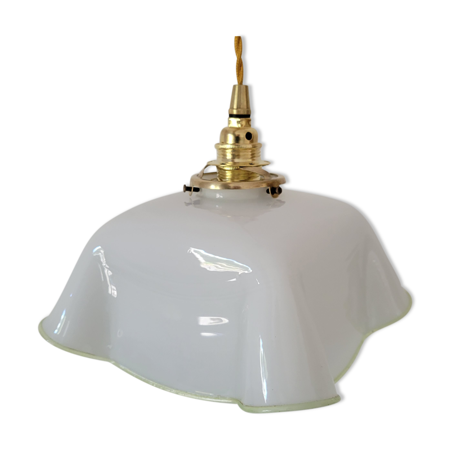 Draped opaline suspension