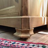 Buffet two bodies in raw pine