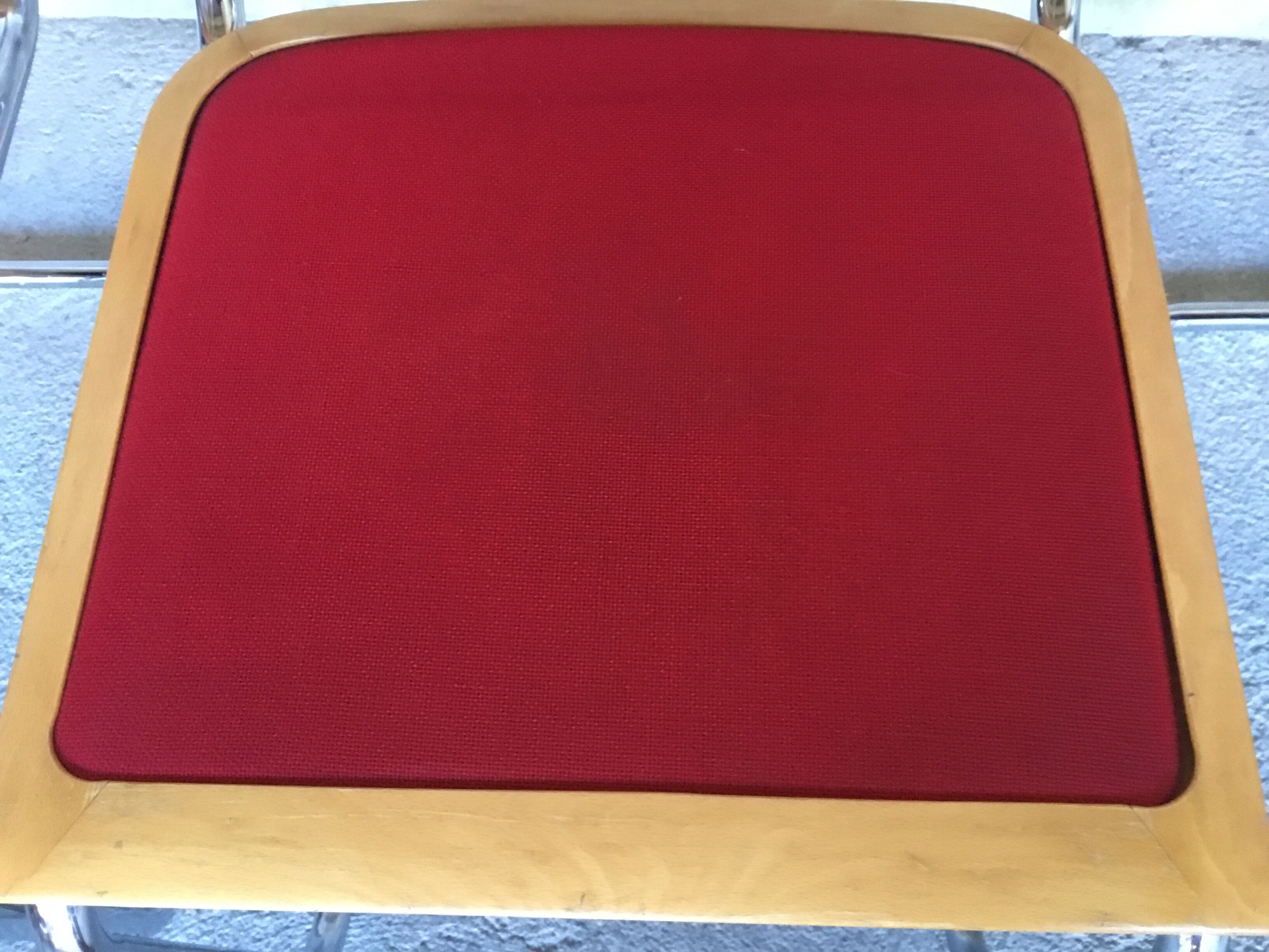 Chaise Cesca modèle B32 par Marcel Breuer, bois et velours rouge - 1970