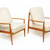 Deux chaises longues "118" par Grete Jalk