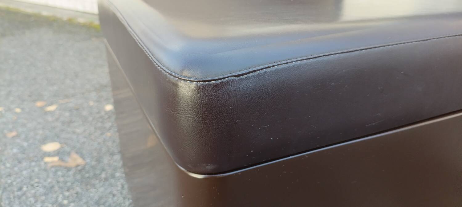 Hairdresser by Carlo Urbinati