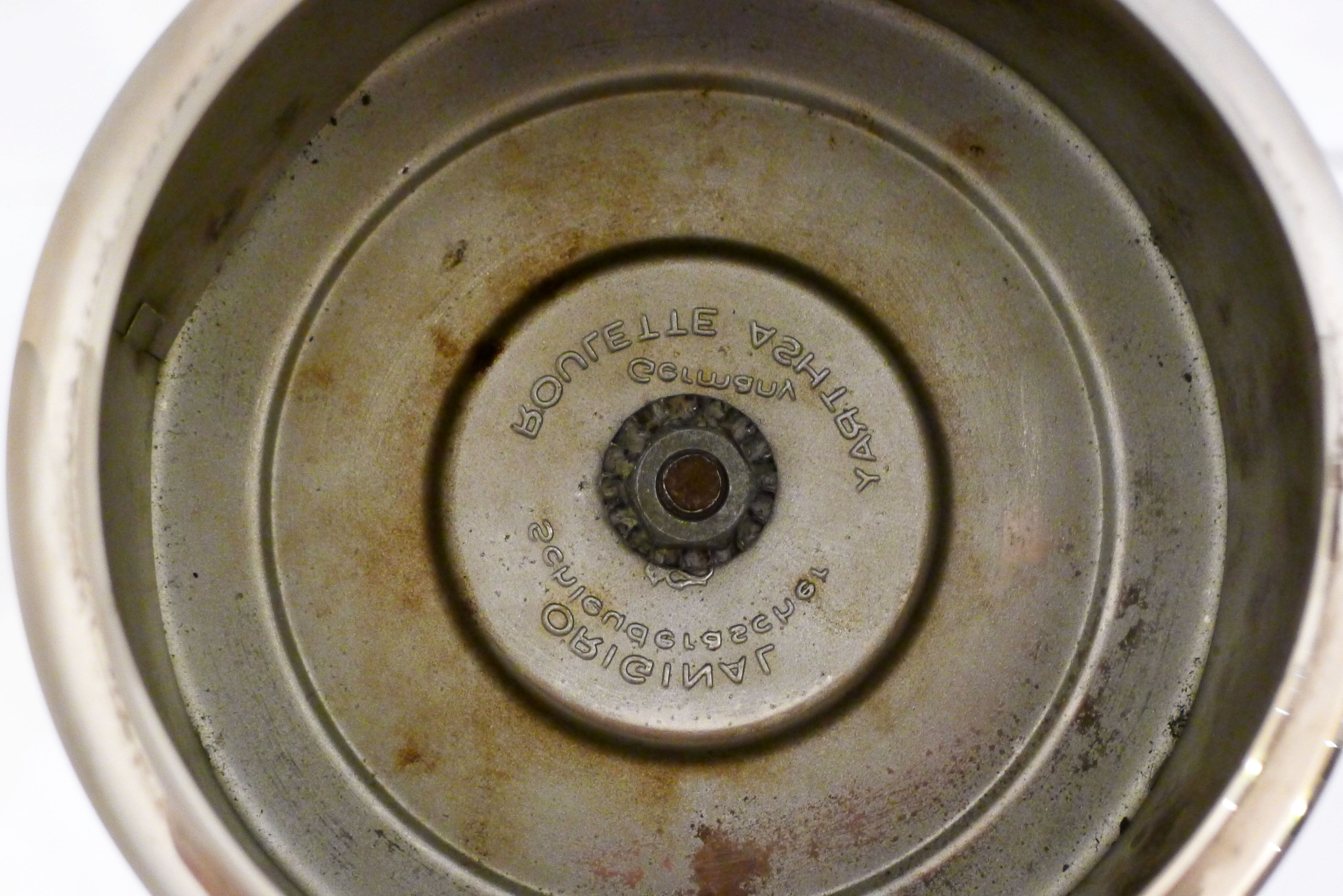 "Roulette ashtray Germany" bas-relief décor