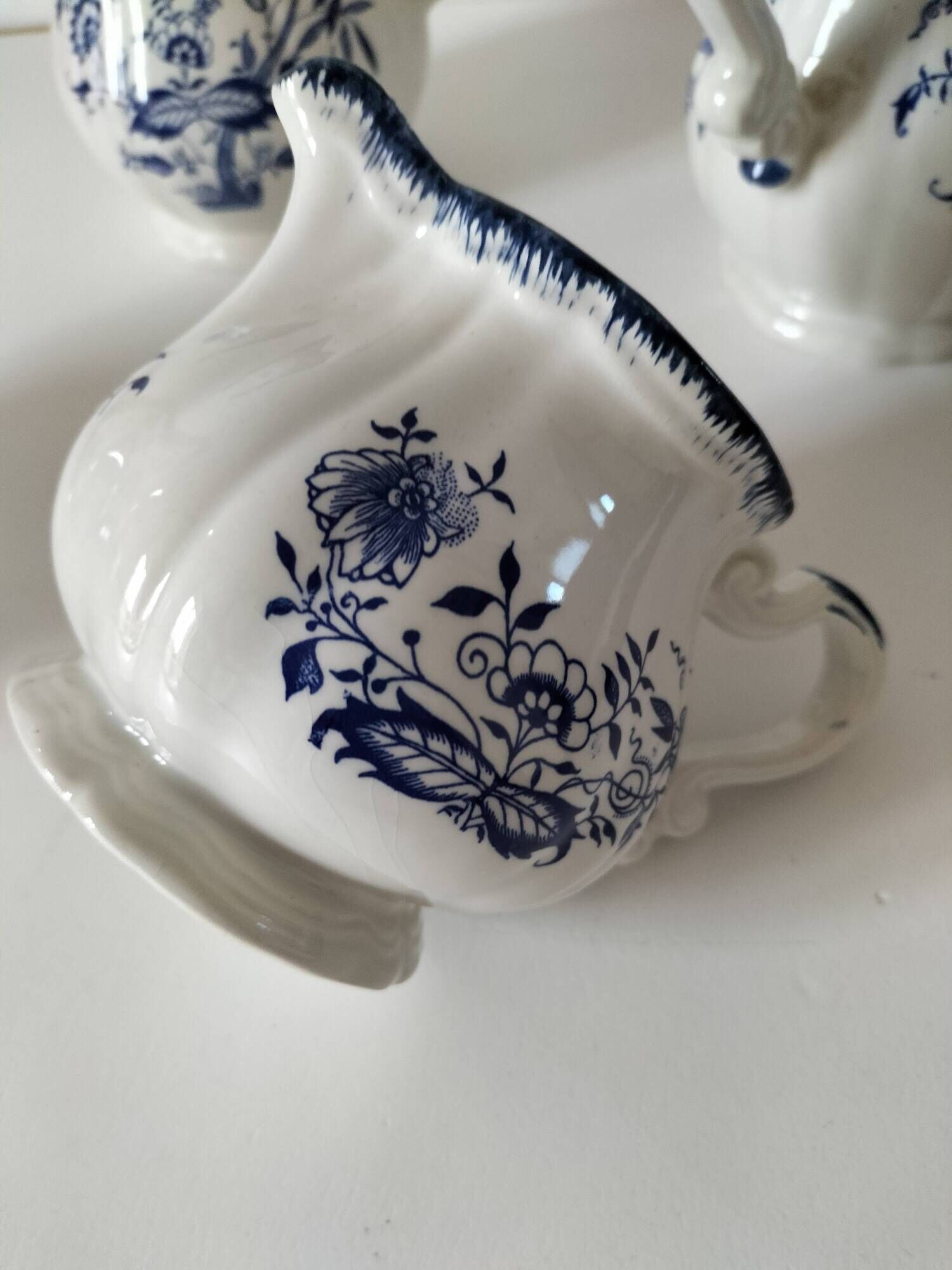 Trio of jugs and cup Sarreguemines Lancaster decoration