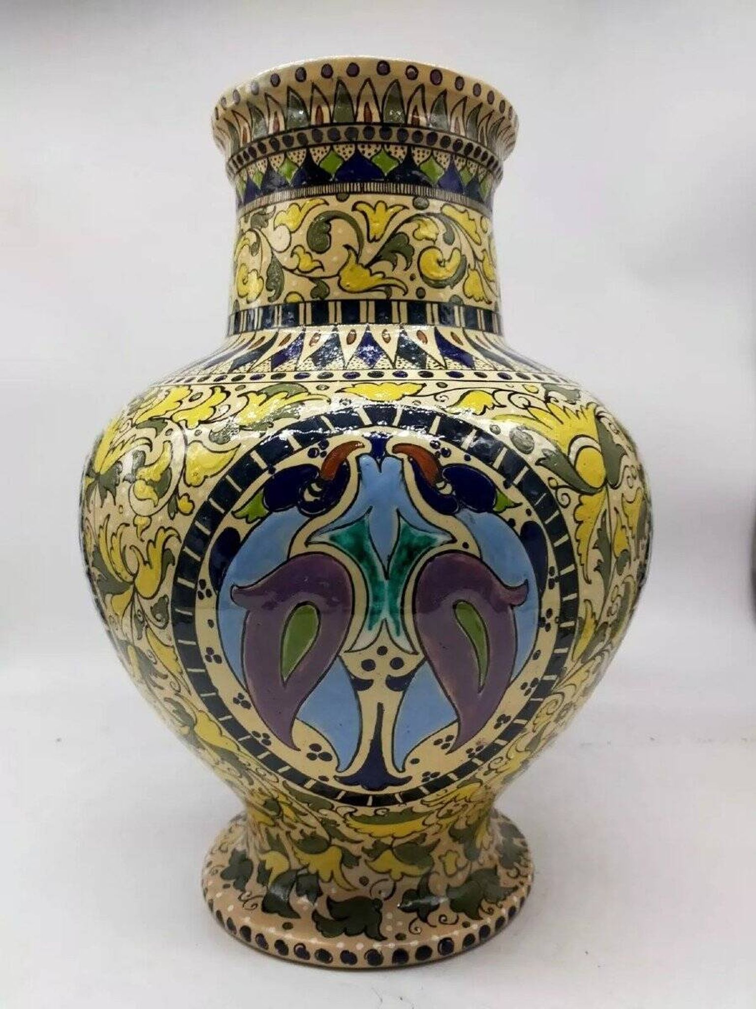 Vase en majolique Art Nouveau
