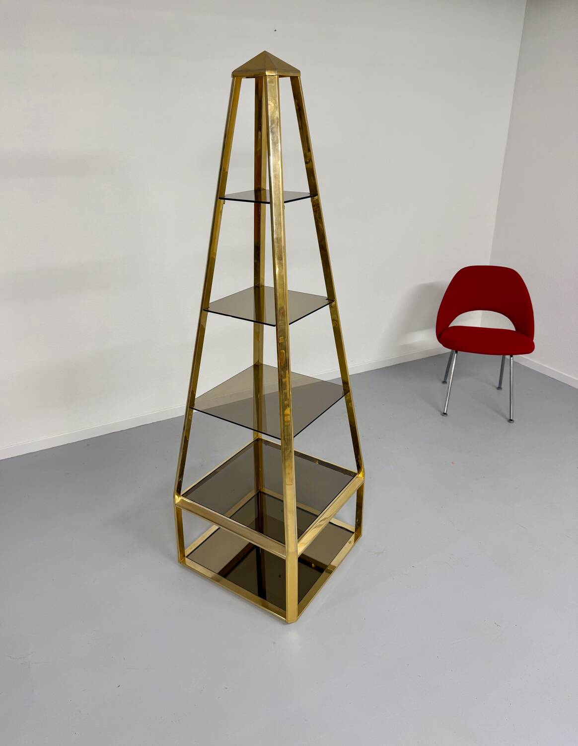 Pyramid Shelf, Hollywood Regency design, Gold Brass, Smoked Glass, 1960s