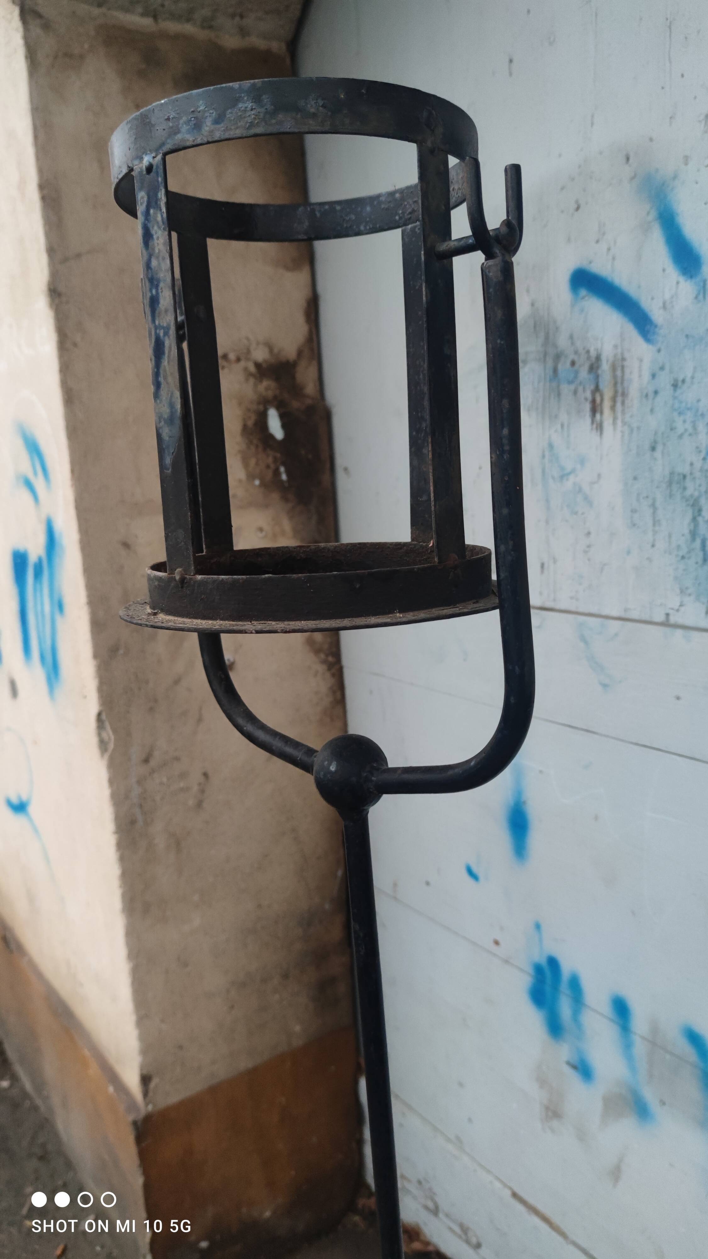 Medieval wrought iron flare