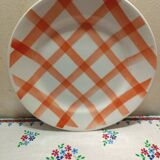 Plat rond motif torchon rouge moulin des loups