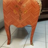commode galbée style Louis XV ,bois de rose ,restaurée