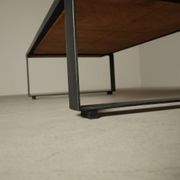 Table basse postmoderne par Pia Manu, Belgique