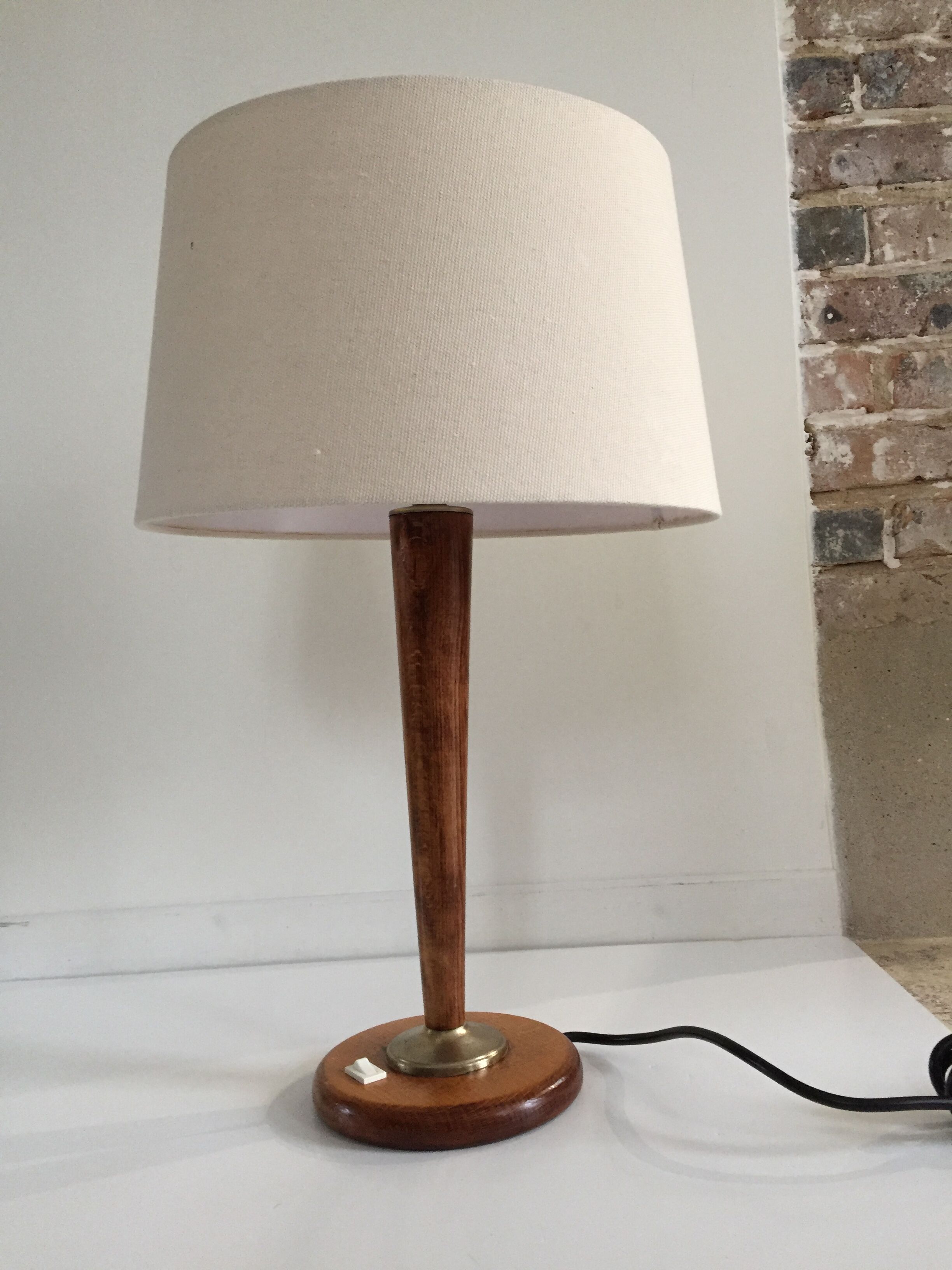 Chic wooden office lampe 1960