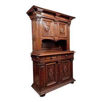 buffet style Renaissance en noyer massif vers 1850