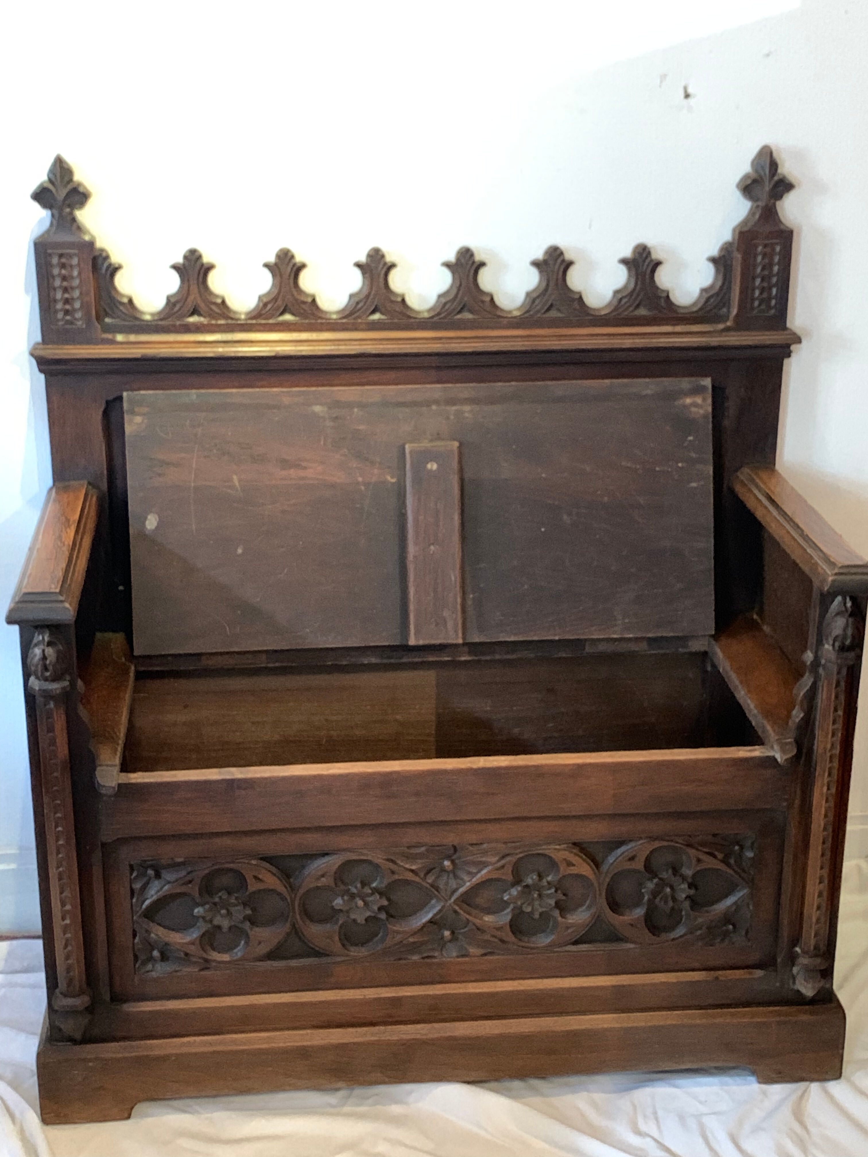 Neo-Gothic chest bench