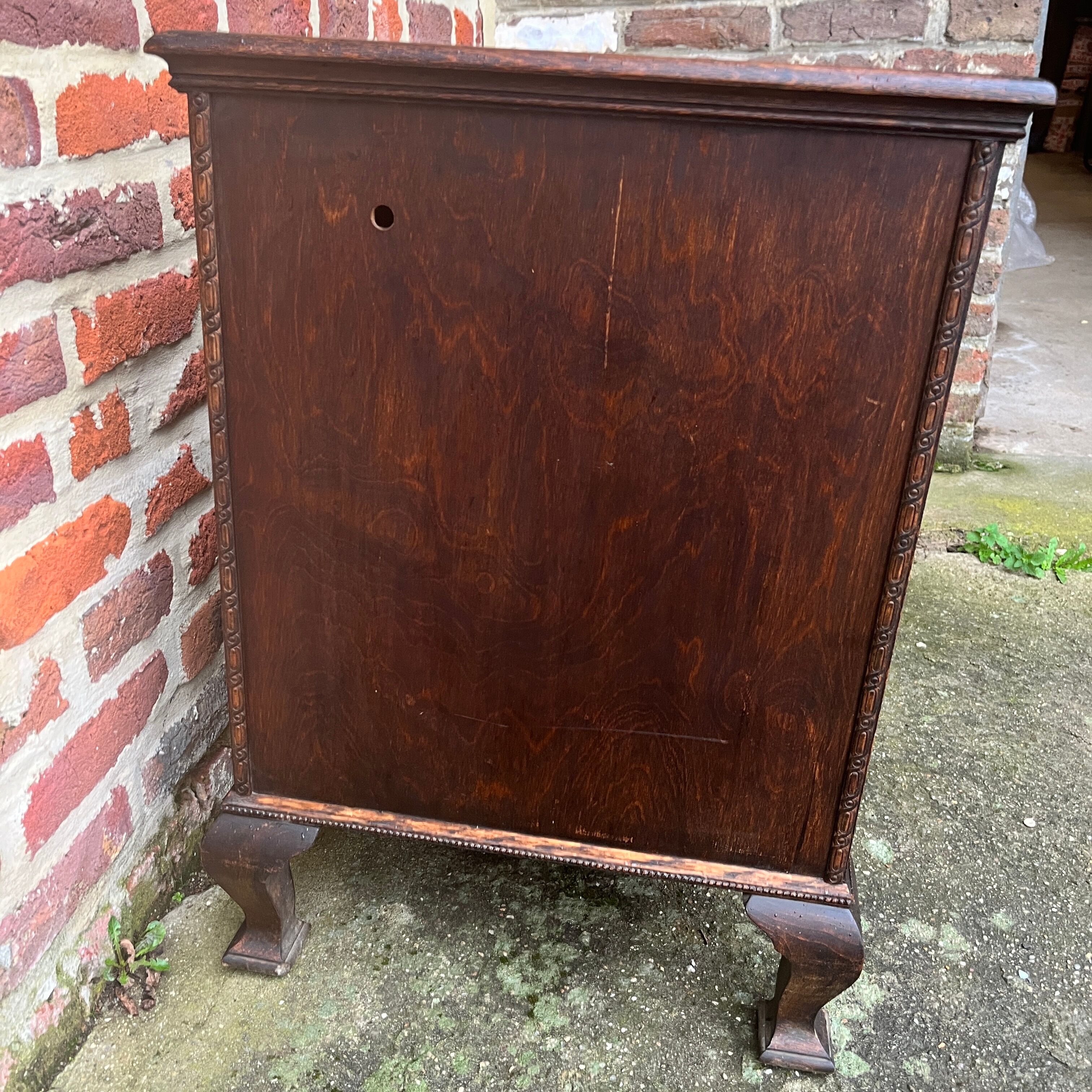 Gramophone cabinet