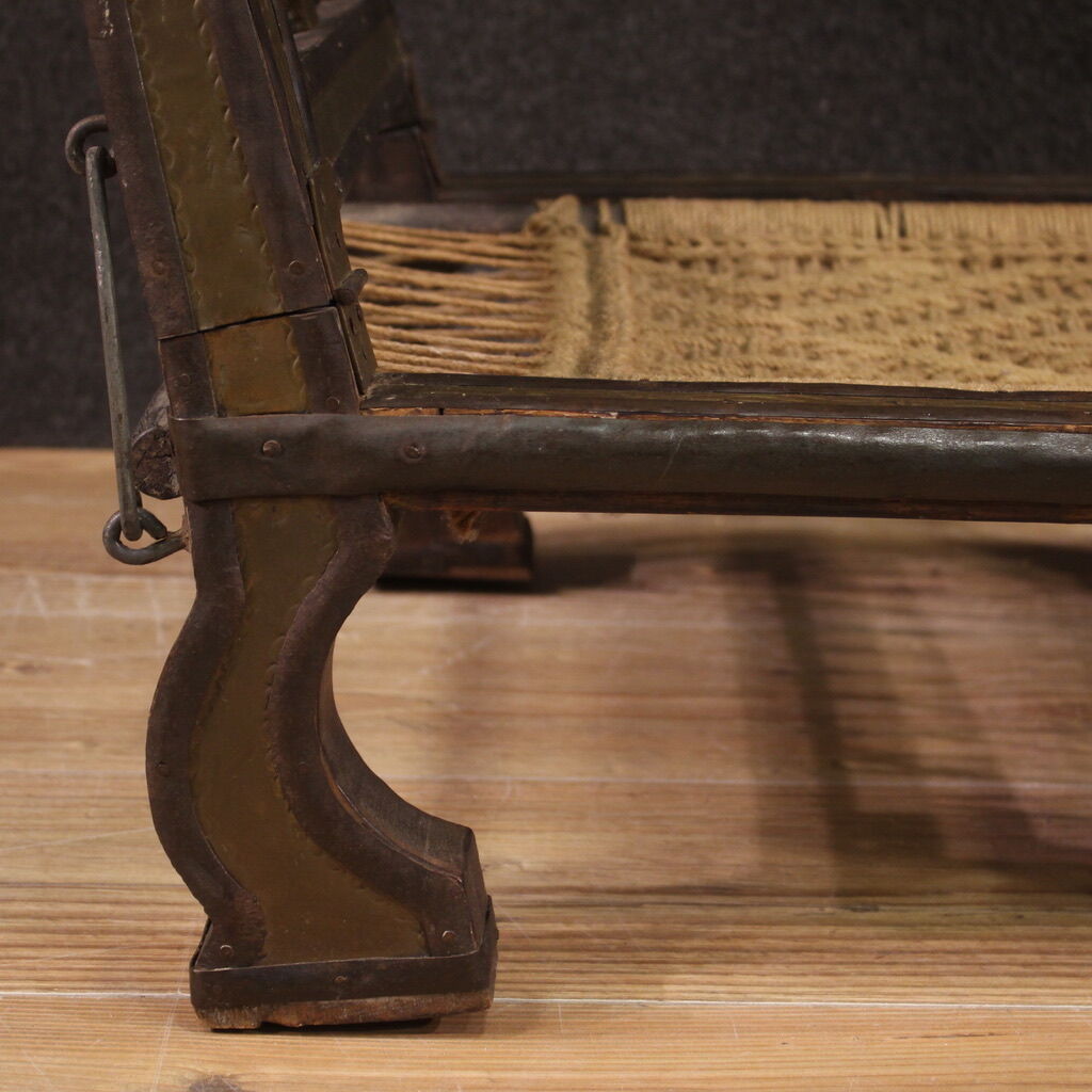 Particular Indian chair of the 20th century