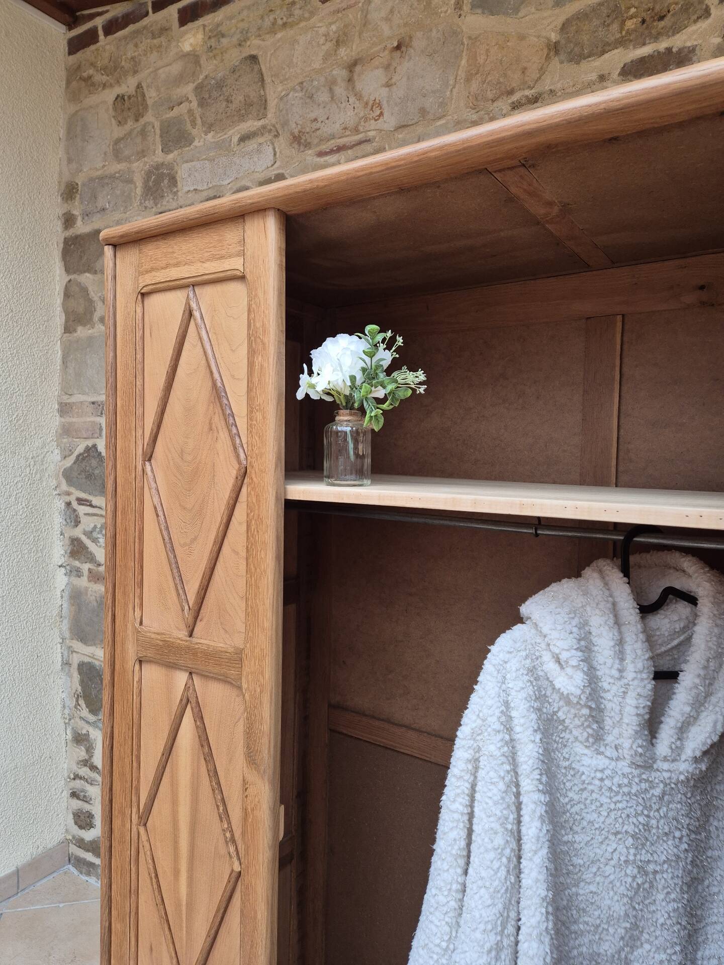 Armoire vintage