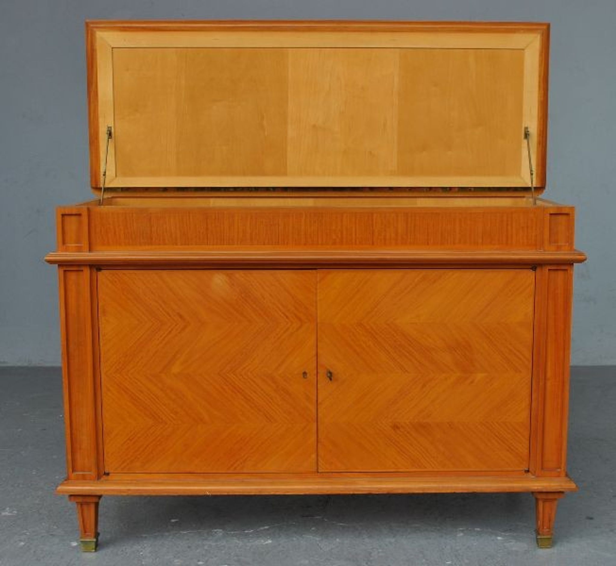 Furniture music 1940