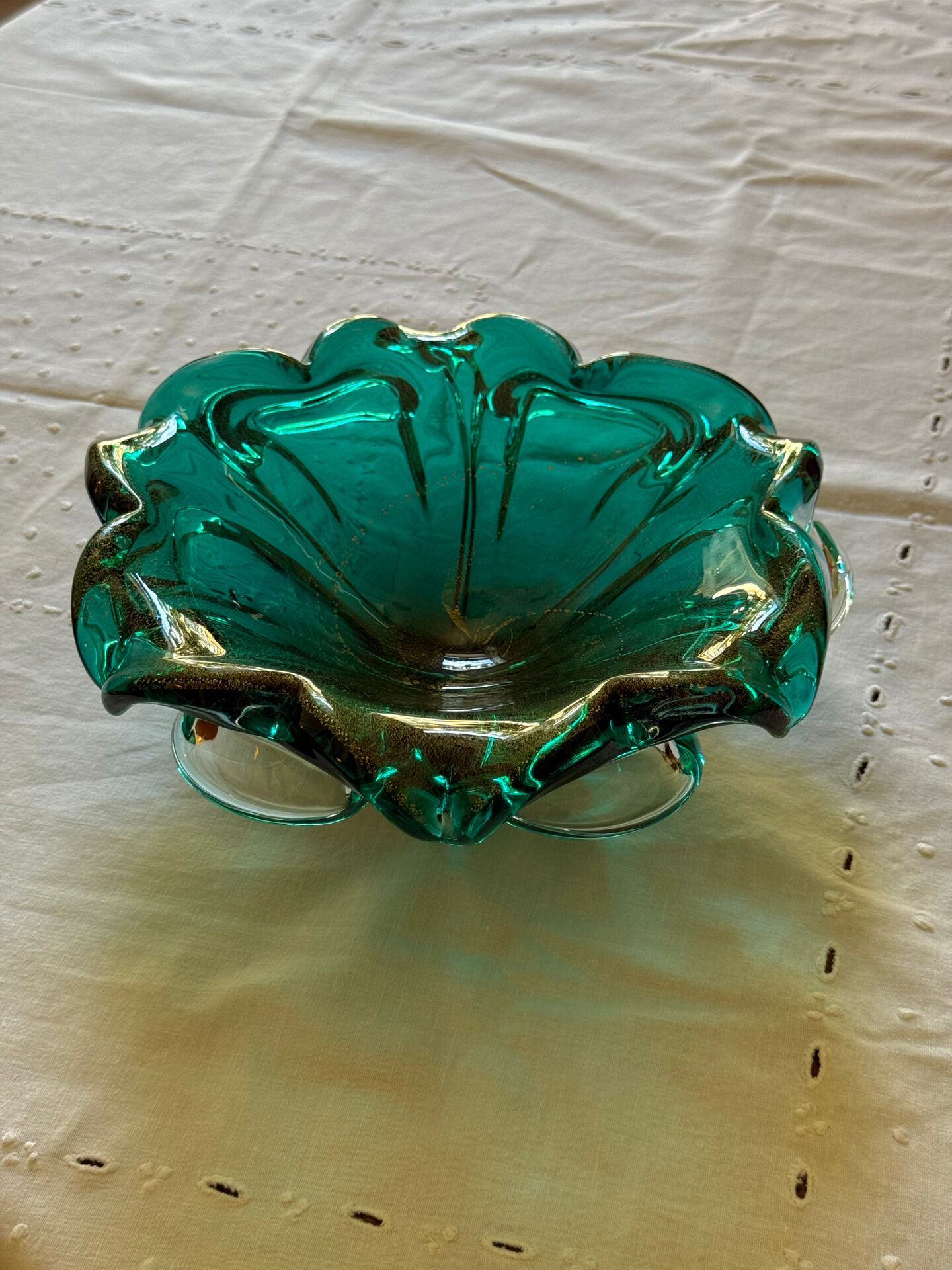 Bowl / pocket emptier / glass centrepiece in Murano style from the 1970s.