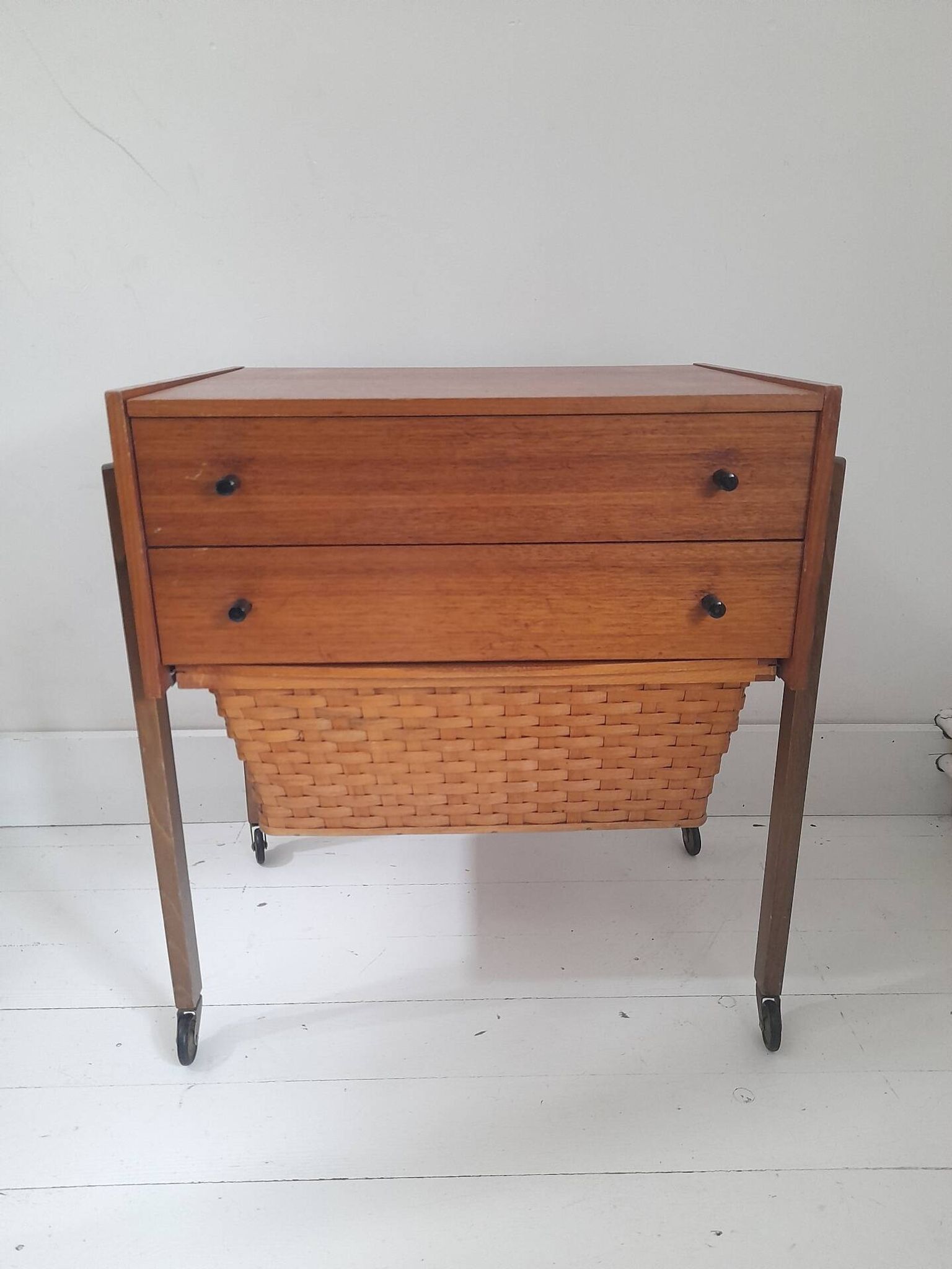 Meuble de couture scandinave teck années 60