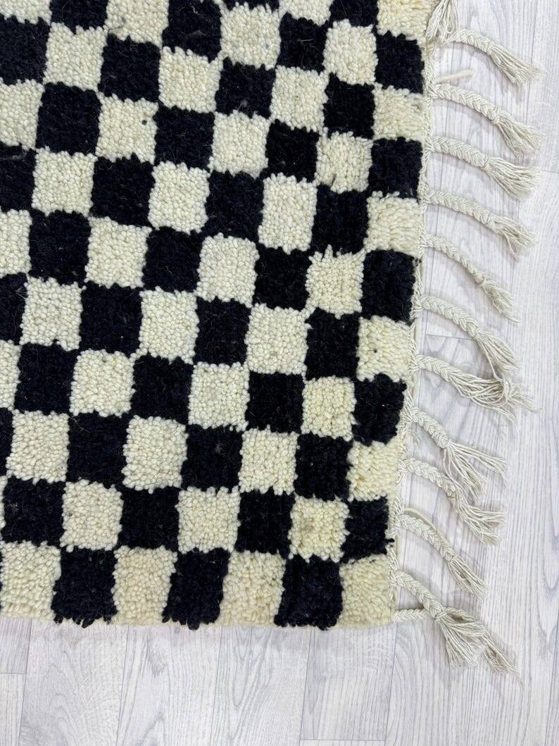 Handcrafted Boujaad rug 250cm x 150cm