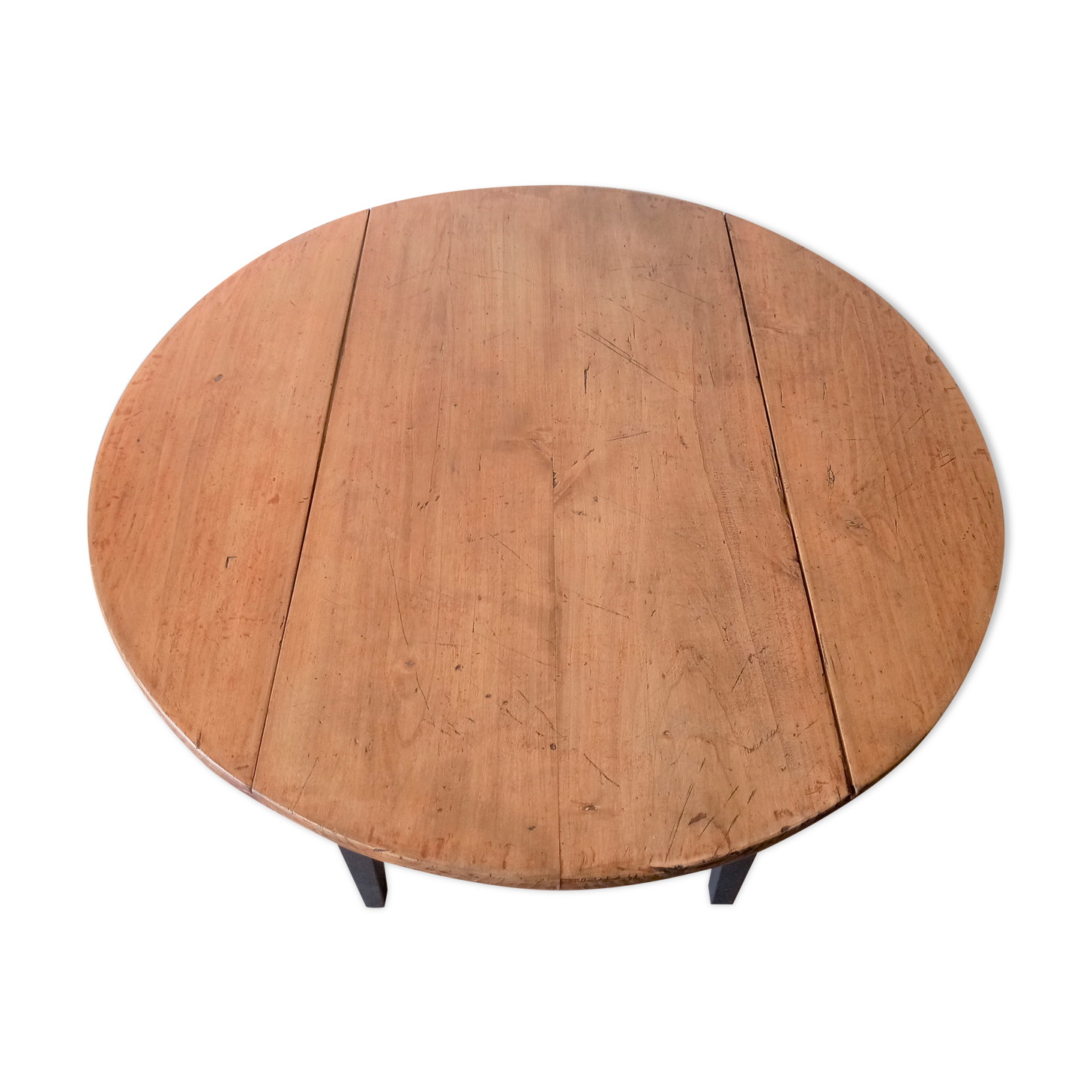 Round table with flaps