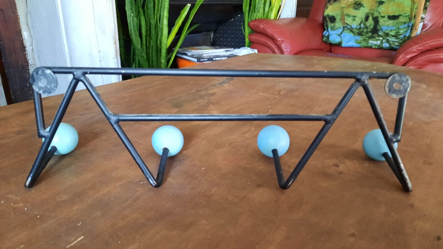 Wall-mounted coat rack 4 balls