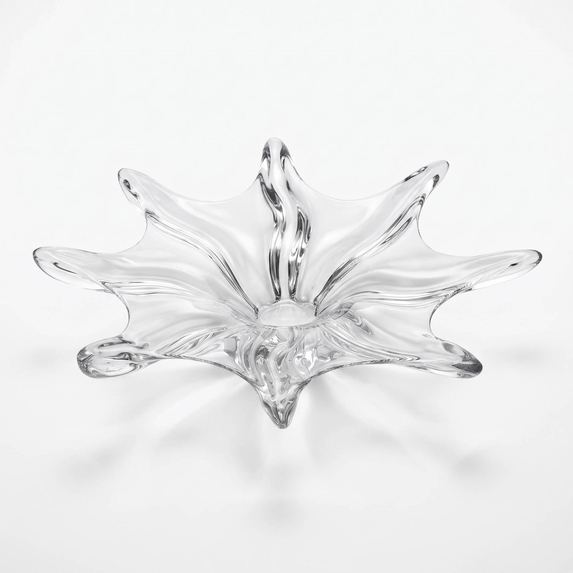 Large star-shaped crystal bowl from Vannes, circa 1960, 42 cm.