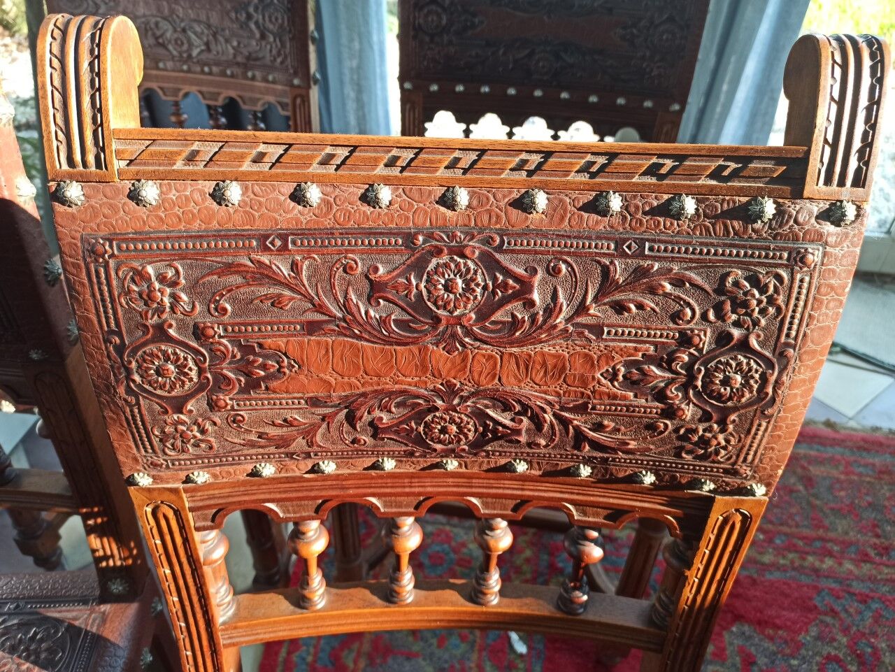 6 chaises style Henri ll