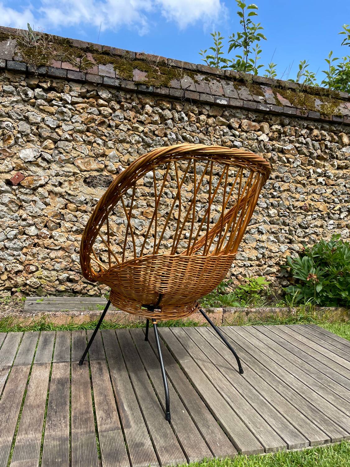 Vintage rattan armchair 50-60 black metal legs