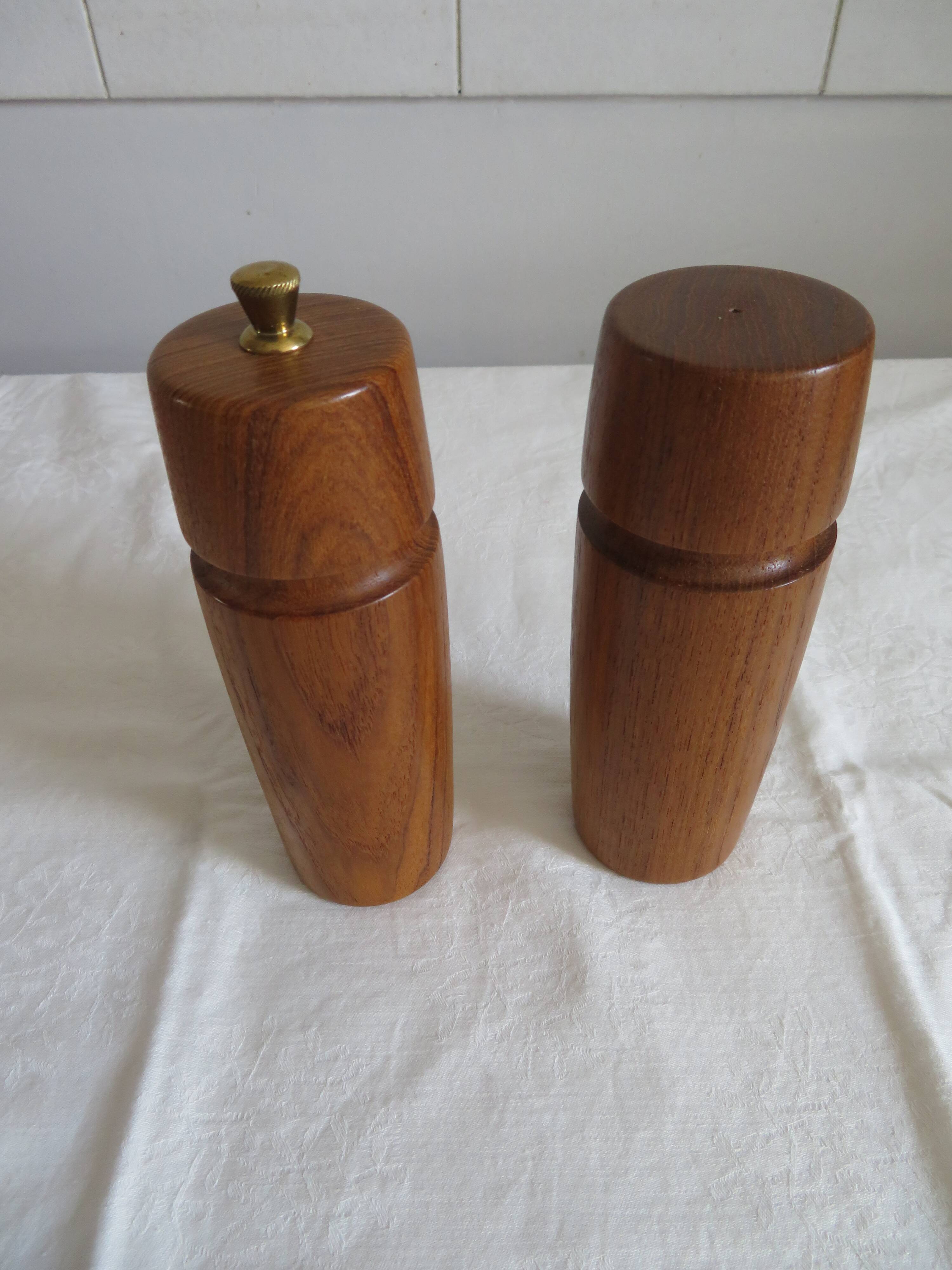 Teak salt and pepper shaker, Scandinavian style year 70s